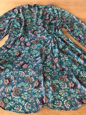 Torrid Georgette Wrap Tunic Top Women 1 XL Blue Floral Waterfall Hem Peasant